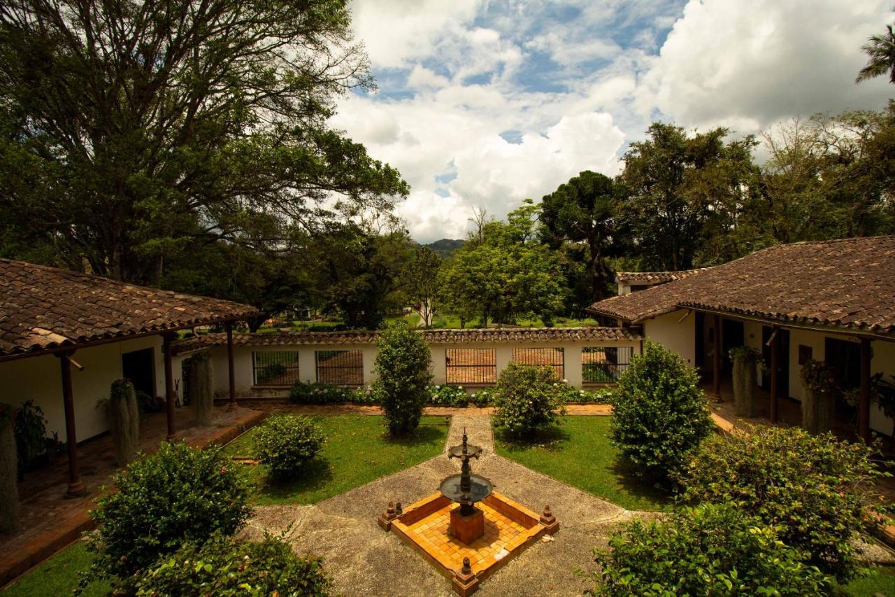 Club Campestre Hacienda Fizebad Hotel El Retiro  Exterior photo